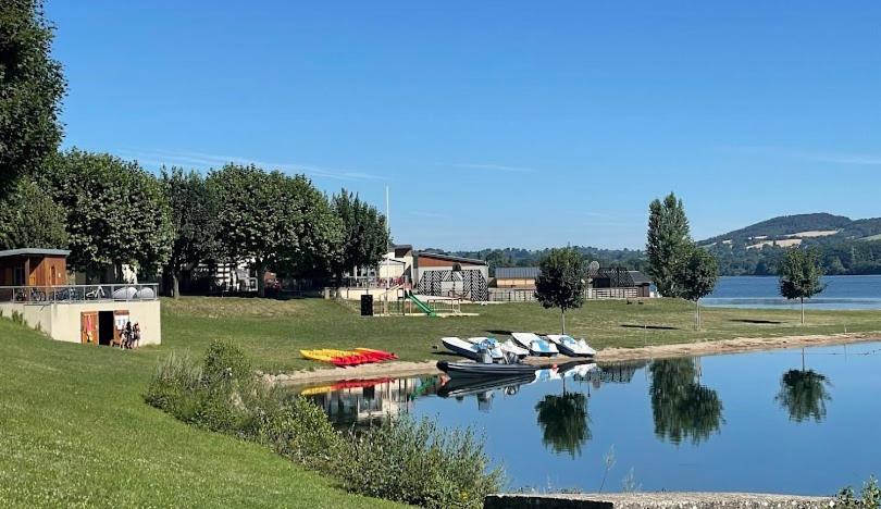 Villa Le Menhir 4 Ch Au Bord Du Lac Et Terrasse Villefranche-de-Panat Eksteriør bilde