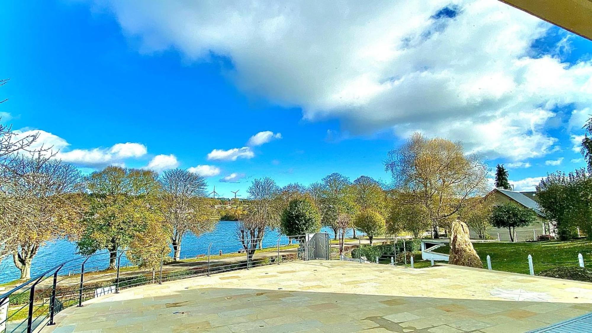 Villa Le Menhir 4 Ch Au Bord Du Lac Et Terrasse Villefranche-de-Panat Eksteriør bilde